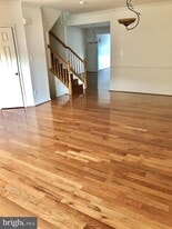 1981 Logan Manor Dr in Reston, VA - Building Photo