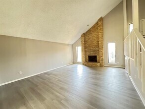 13439 Whispering Hills Dr in Dallas, TX - Building Photo - Building Photo