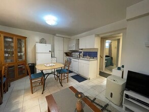 56 Hobson St, Unit Garden Suite in Boston, MA - Foto de edificio - Building Photo