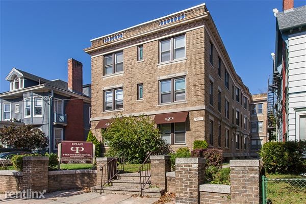 1477 Chapel Street in New Haven, CT - Foto de edificio