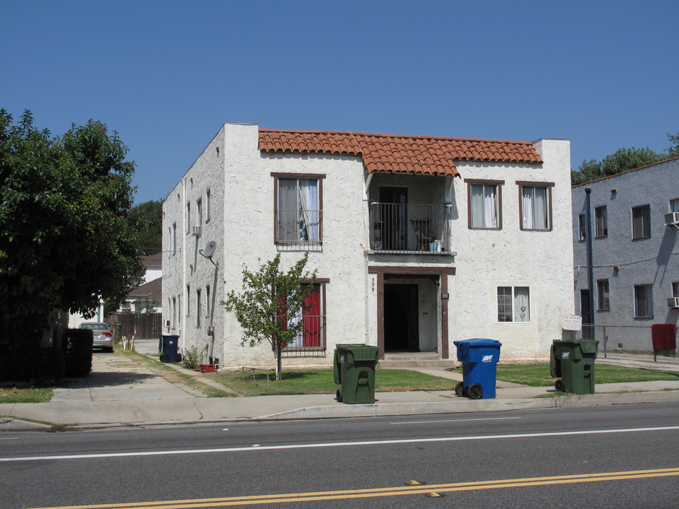 309 N Atlantic Blvd in Alhambra, CA - Foto de edificio