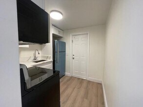413 N E St in Lake Worth Beach, FL - Building Photo - Building Photo