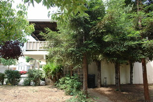 5545 Clovercrest Drive Apartments