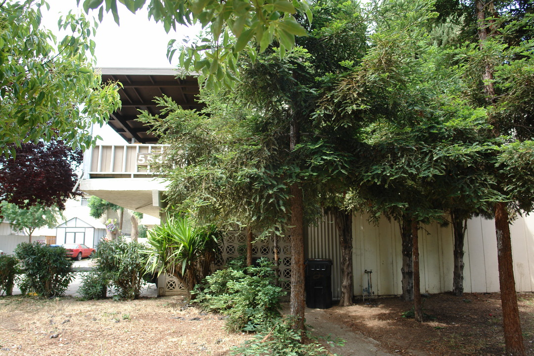 5545 Clovercrest Drive in San Jose, CA - Building Photo