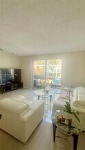 1597 Barcelona Way in Weston, FL - Building Photo - Building Photo