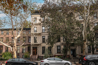 203 Park Pl in Brooklyn, NY - Building Photo - Building Photo