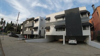 750 Hayworth Ave in Los Angeles, CA - Building Photo