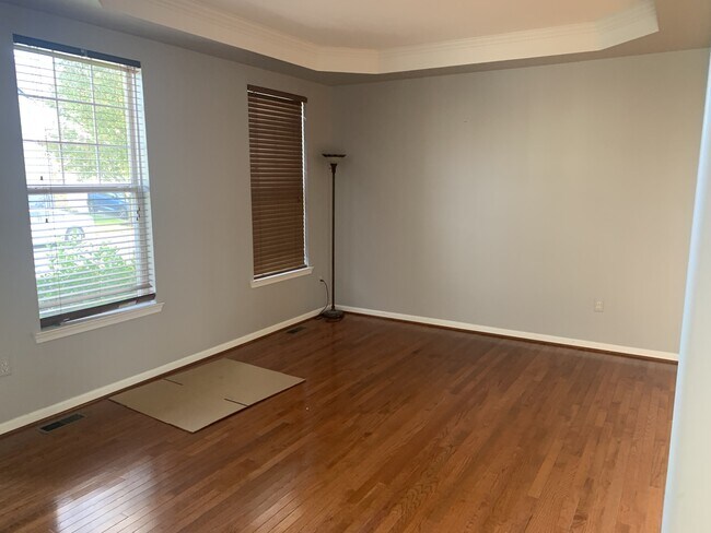 805 Anna Ln in Gambrills, MD - Foto de edificio - Building Photo