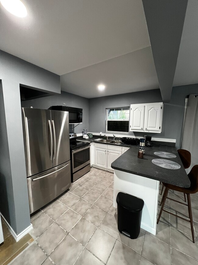 311 McFadden Dr, Unit #5 in Brownsville, TX - Building Photo - Building Photo