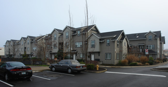 Sheldon Village Apartments in Eugene, OR - Building Photo - Building Photo