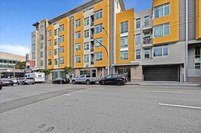 property at 2655 Bush St