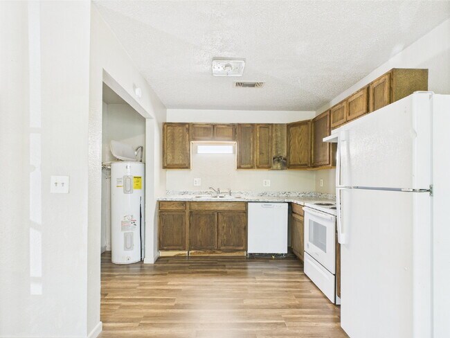 1616 9th St-Unit -Unit D in Marble Falls, TX - Foto de edificio - Building Photo