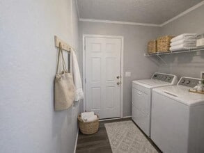 77 Hollywood Dr in Madison, WI - Building Photo - Building Photo