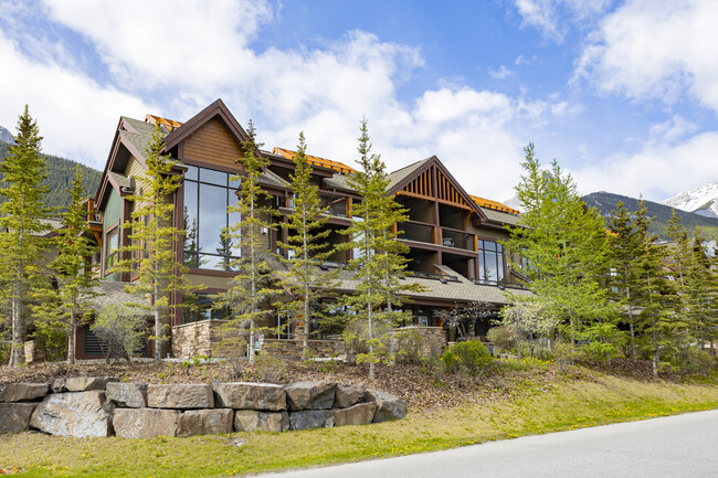 105-113 Armstrong Pl in Canmore, AB - Building Photo - Building Photo