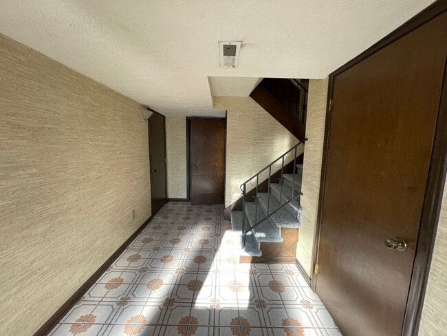 9430 Taylor St in Omaha, NE - Building Photo - Building Photo