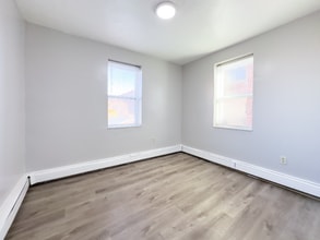 572 Essex St in Lawrence, MA - Building Photo - Building Photo