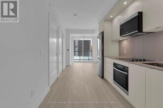 60 Central Park Roadway in Toronto, ON - Building Photo - Building Photo