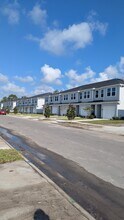 559 Holly Lakes Dr in Orange Park, FL - Building Photo - Building Photo