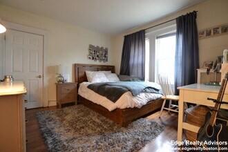 70 S Hobart St, Unit 1 in Boston, MA - Building Photo - Building Photo