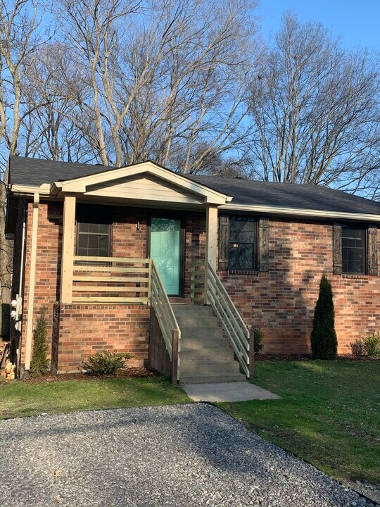 610 River Rouge Dr, Unit B in Nashville, TN - Building Photo