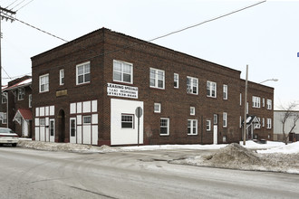 8902 Madison Ave in Cleveland, OH - Foto de edificio - Building Photo