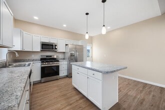 721 Debates St in Washington, IL - Building Photo - Building Photo