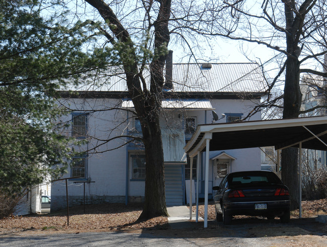 212-216 Main St in Turbotville, PA - Foto de edificio - Building Photo