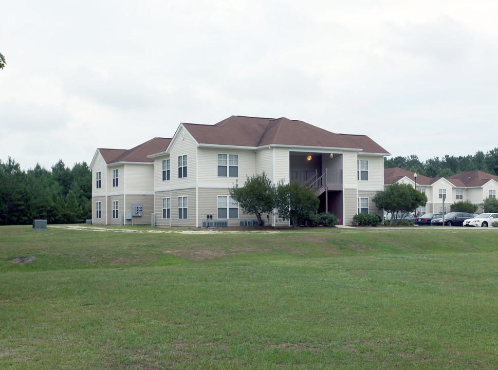 Seven Oaks Apartments in Burgaw, NC - Building Photo