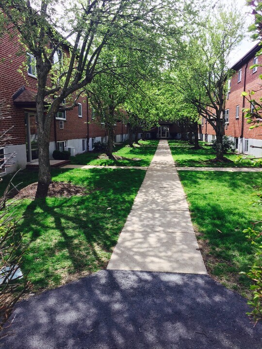 66 Bryon Rd, Unit #1 in Newton, MA - Building Photo