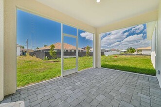 2822 NW 18th Pl in Cape Coral, FL - Building Photo - Building Photo