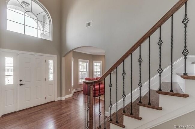 5 Fant Farm Ln in Montebello, NY - Building Photo - Building Photo