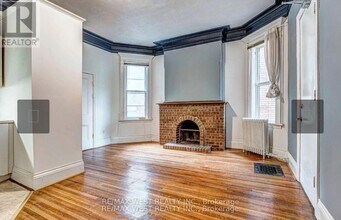 125 Madison Ave in Toronto, ON - Building Photo - Building Photo