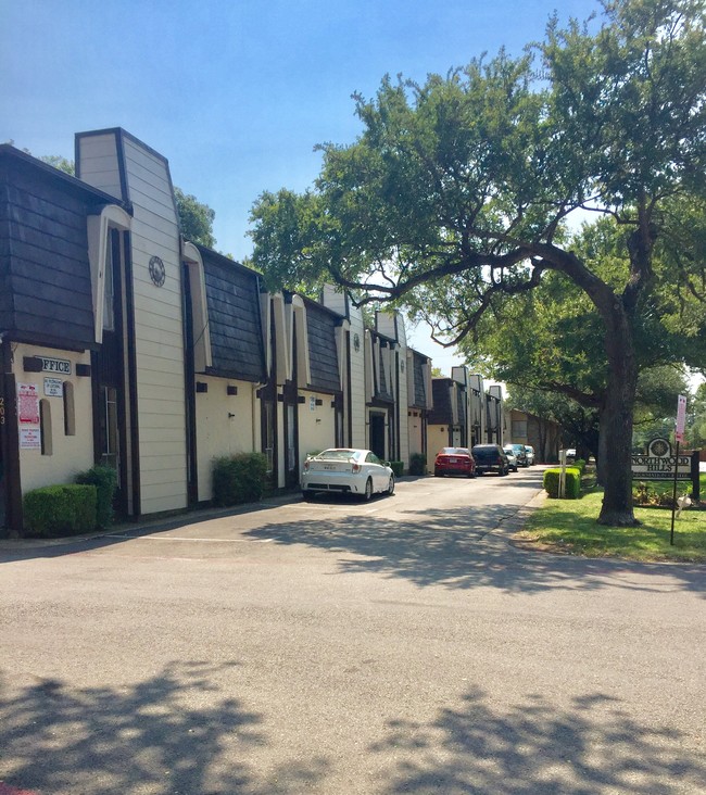 Northwood Hills Apartments in Dallas, TX - Foto de edificio - Building Photo