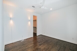1157 W 18th St in Houston, TX - Building Photo