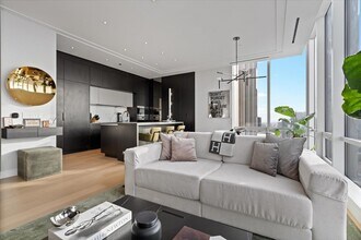 14 W Superior St in Chicago, IL - Building Photo - Building Photo