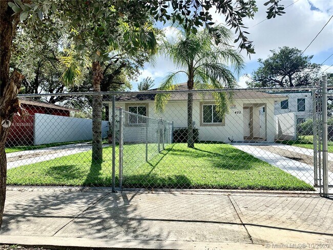 420 NW 51st St-Unit -422 in Miami, FL - Building Photo - Building Photo