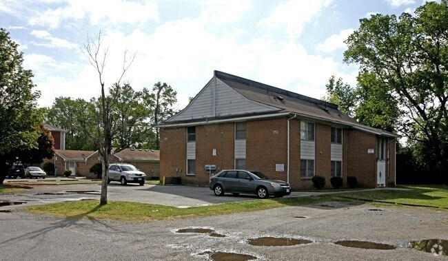 3607 Gum Rd in Portsmouth, VA - Building Photo
