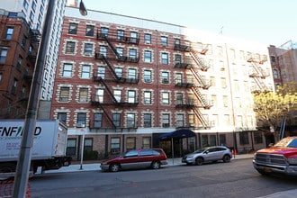 303-307 E 95th St in New York, NY - Building Photo - Building Photo