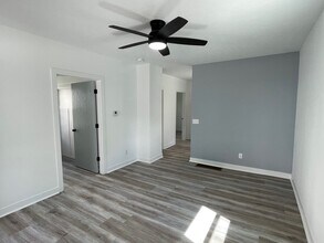 2275 W 11th St, Unit Up in Cleveland, OH - Building Photo - Building Photo