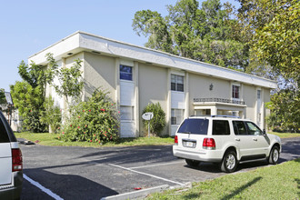 2837 Jackson St in Ft. Myers, FL - Foto de edificio - Building Photo