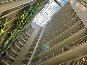 1717 N Bayshore Dr, Unit 2655 in Miami, FL - Foto de edificio - Building Photo
