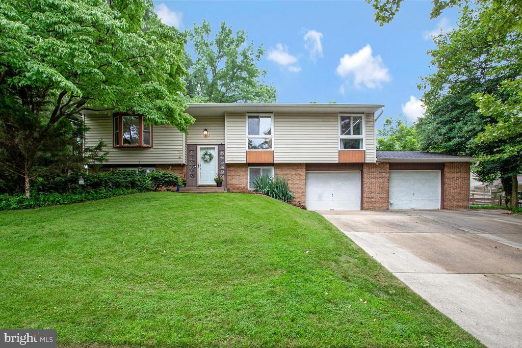 6162 40 Winks Way in Columbia, MD - Building Photo