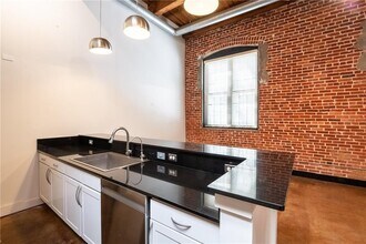 644 Wells St SW in Atlanta, GA - Building Photo - Building Photo