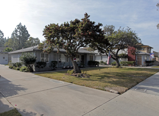 10918-10942 Lampson Ave in Garden Grove, CA - Building Photo - Building Photo