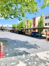 2700 Plumas St in Reno, NV - Building Photo - Building Photo