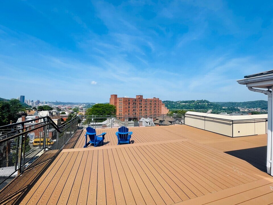 4049 Penn Ave in Pittsburgh, PA - Building Photo
