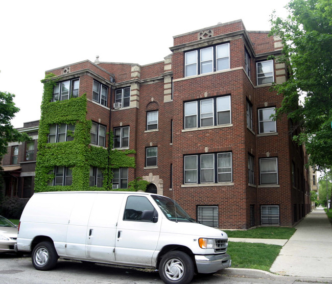 1300 W Eddy St in Chicago, IL - Building Photo - Building Photo