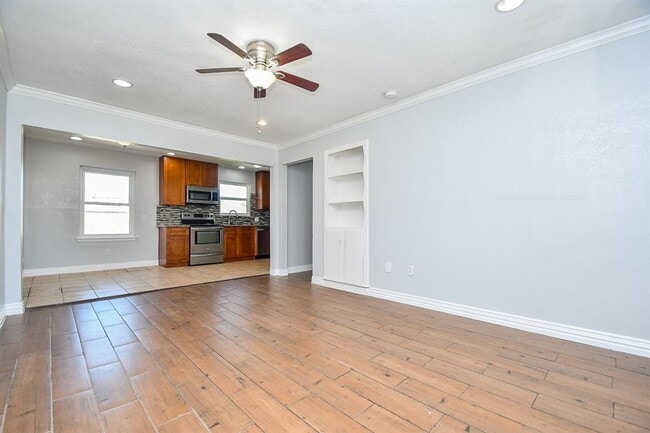455 Glenburnie Dr in Houston, TX - Building Photo - Building Photo