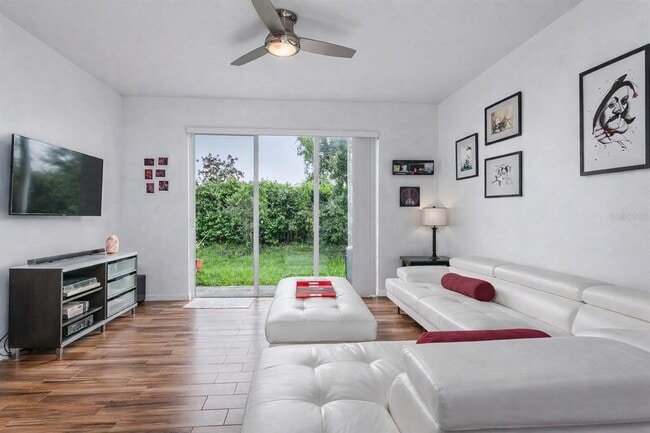 5014 White Sanderling Ct in Tampa, FL - Building Photo - Building Photo