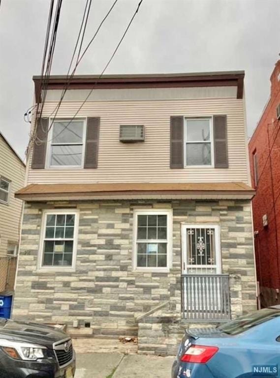 214 William St, Unit 2 in Harrison, NJ - Foto de edificio - Building Photo